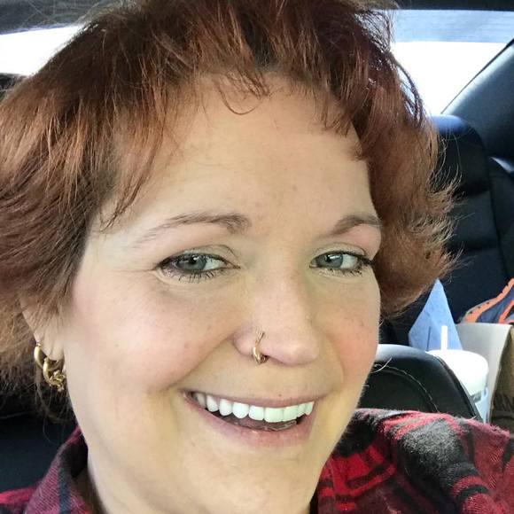 Meet your Posher, Alyssa - Picture 2 of 2